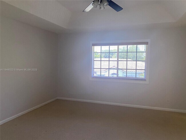 Building Photo - 130 Palm Desert Ln