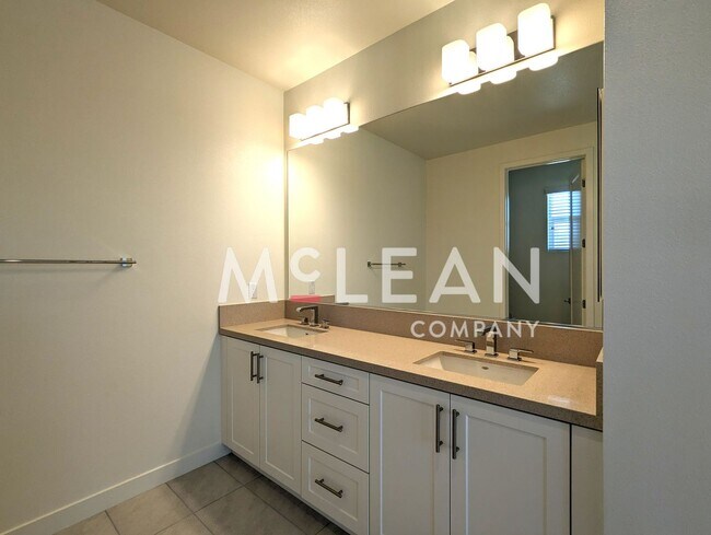 Building Photo - Beautiful Two-Story Four Bedroom Home at t...
