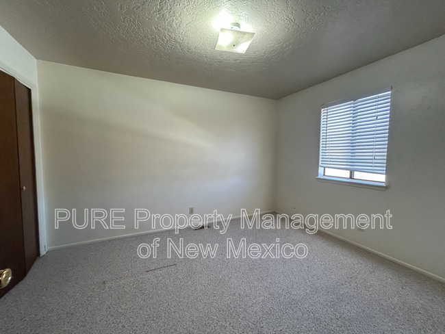 Building Photo - 1706 E 23rd St