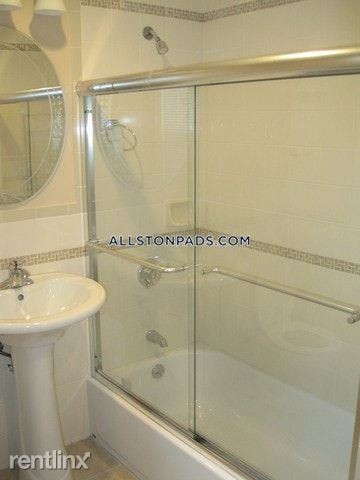 Building Photo - 50 Brainerd Rd