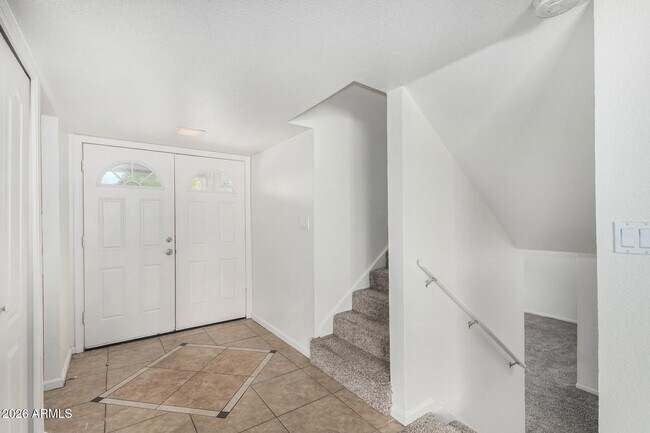 Building Photo - 3418 S Oak St