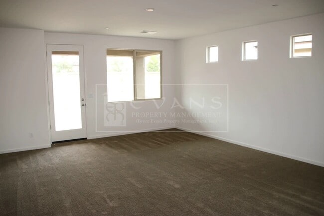Building Photo - Beautiful Home for rent in Visalia, Ca