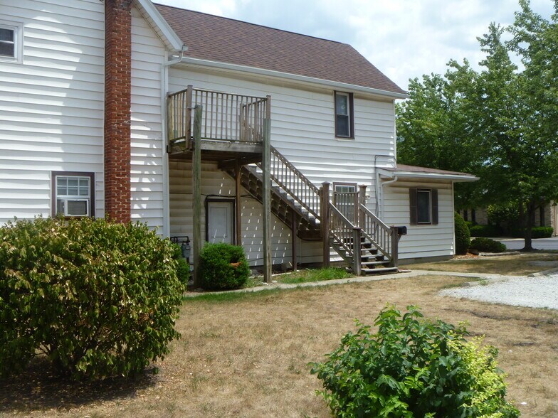 Building Photo - 906 W 3rd St