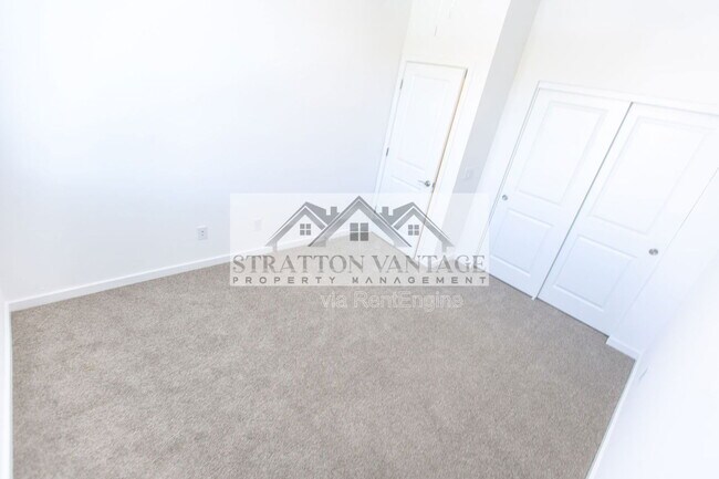 Building Photo - 1051 W. Diamondback Dr.