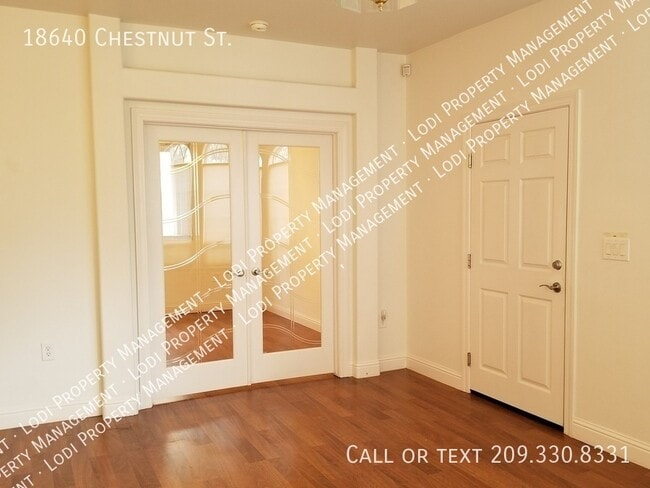 Building Photo - 18640 Chestnut St