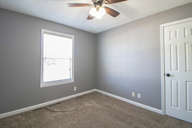 Building Photo - 207 Ruf Dr