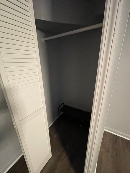 Building Photo - 204 34th St NE