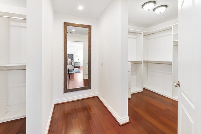 Building Photo - 7726 W 79th St