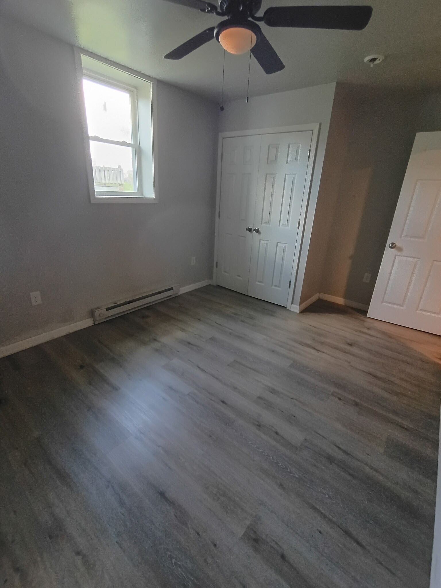 Building Photo - 450 W Chestnut St