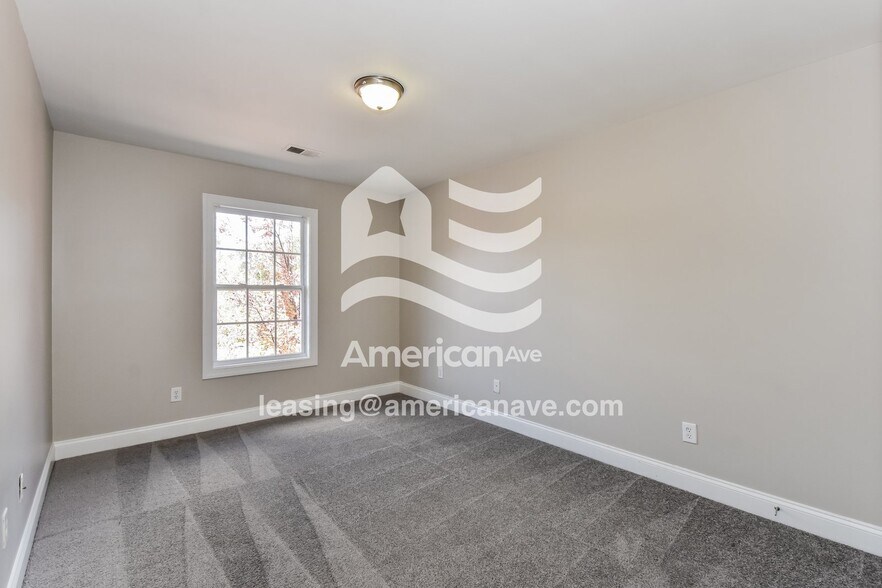 Building Photo - 115 Park Ridge Way
