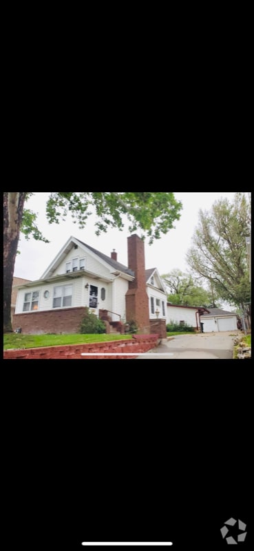 Building Photo - 4215 S 18th St