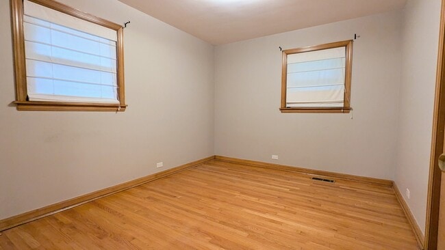 Building Photo - 736 N Wilshire Ln