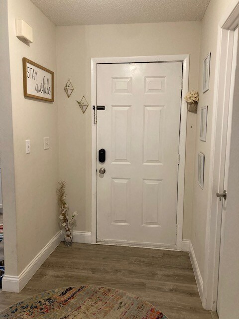 Building Photo - 313 Dirksen Dr