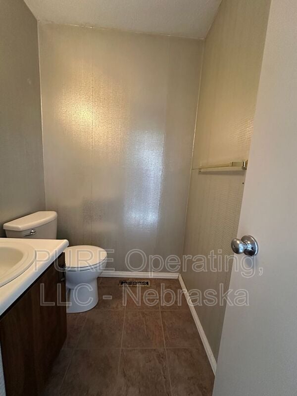 Building Photo - 1631 N 109th Plz