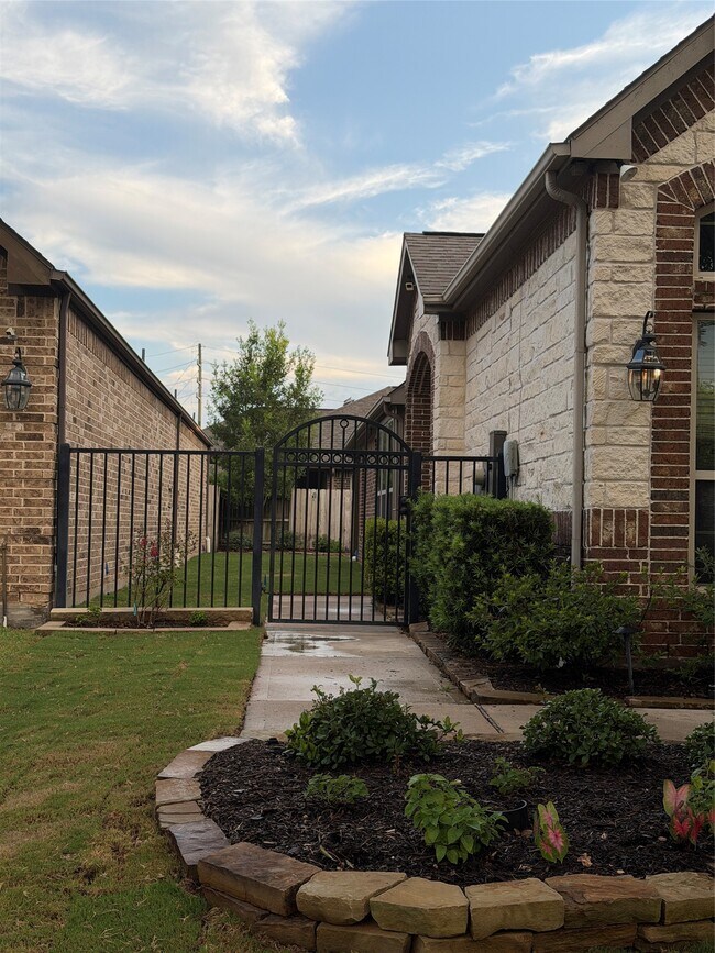 Building Photo - 4906 Augusta Pointe Ct