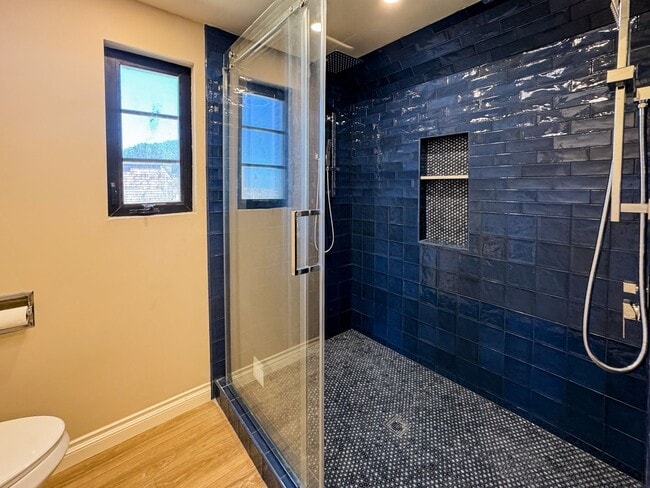Building Photo - Luxurious Coastal Living: Fully Remodeled 3-Bed, 3.5-Bath with Ocean Views in Sea Point