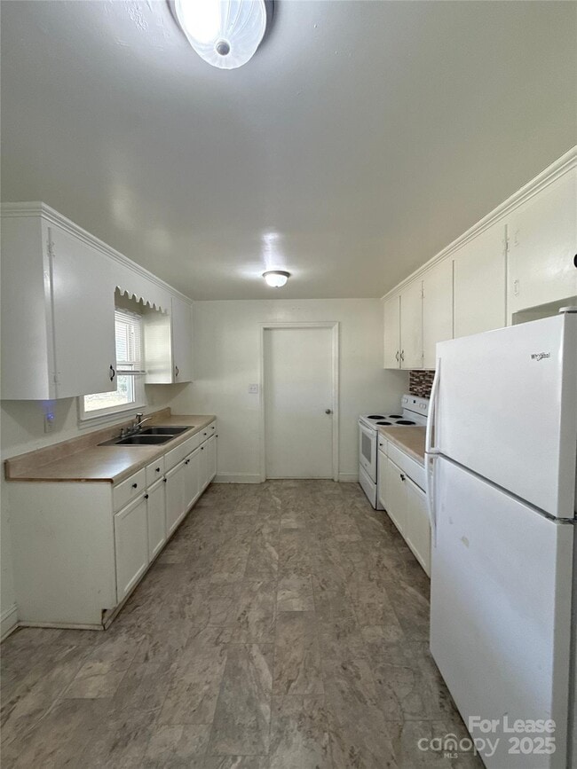 Building Photo - 6005 Waxhaw Hwy