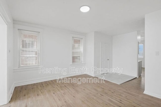 Building Photo - 3125 Clay Ave