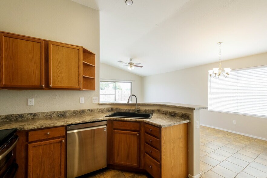 Building Photo - 3510 W Thurman Dr