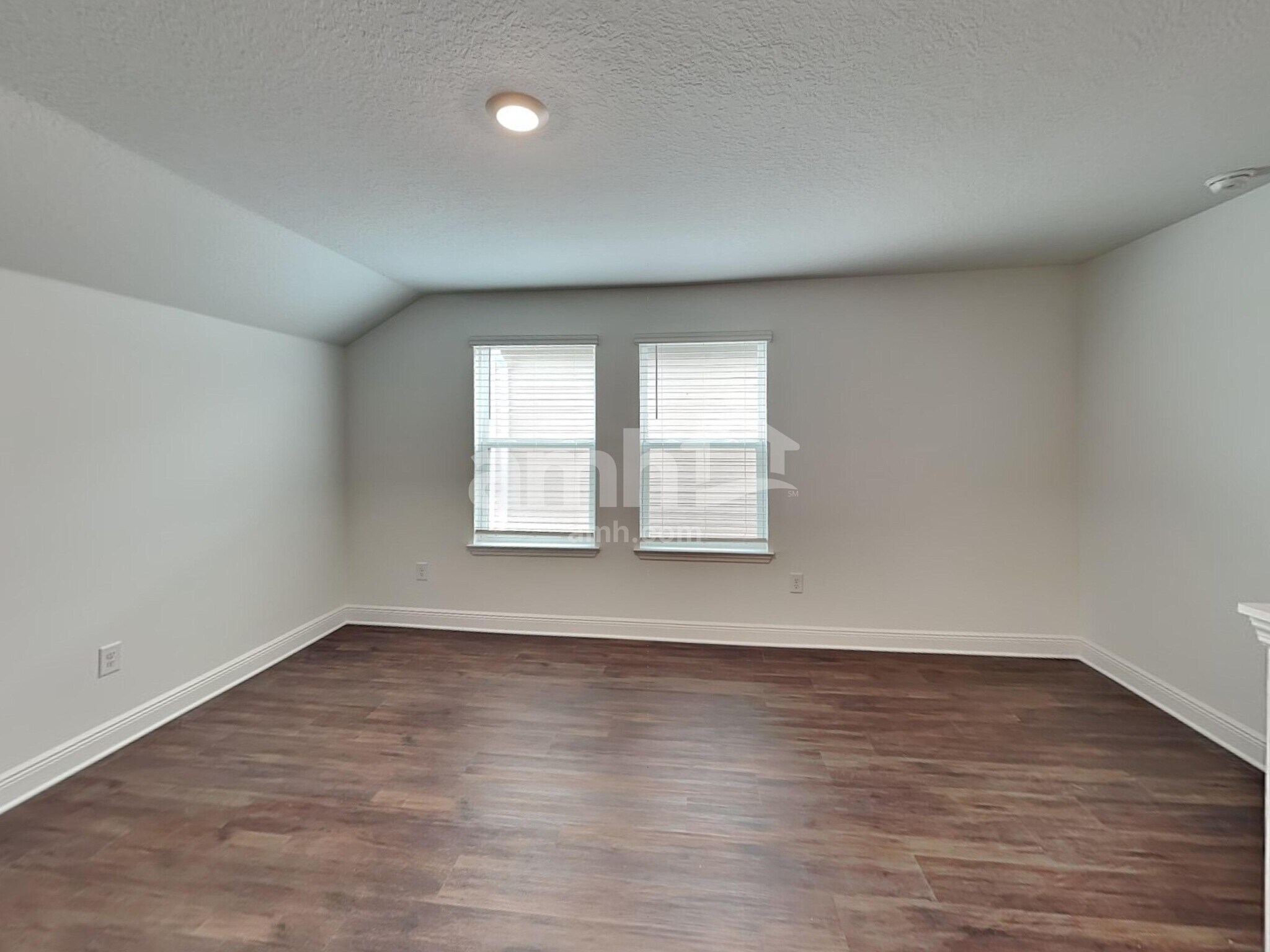 Building Photo - 14633 Cedar Ml Dr