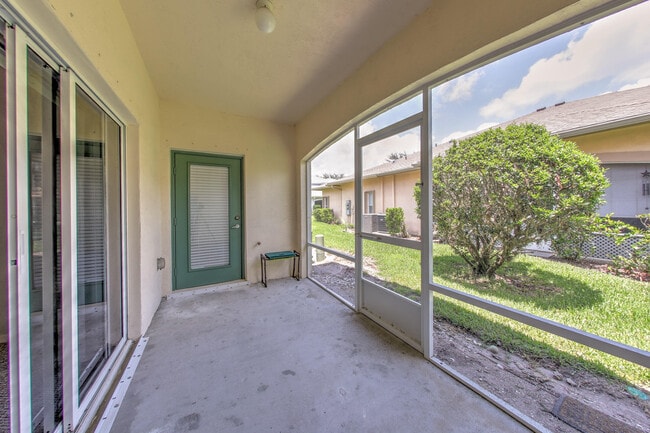 Building Photo - 1868 S Dovetail Dr