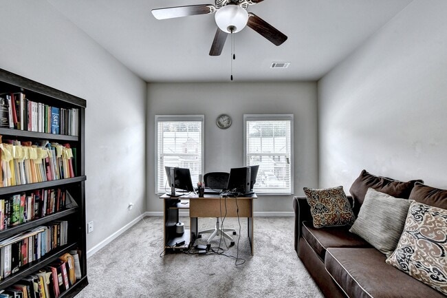 Building Photo - 1958 Lakeview Bend Way