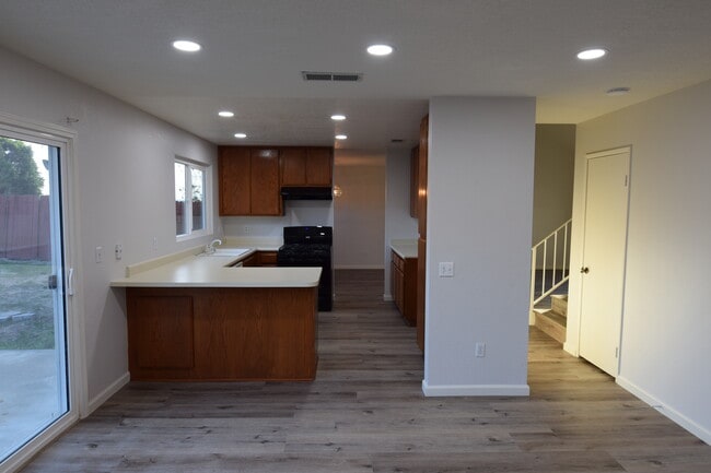 Building Photo - Verdemont Heights