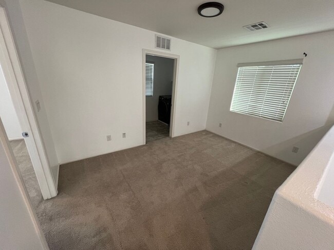 Building Photo - 5693 Point Loma Ct