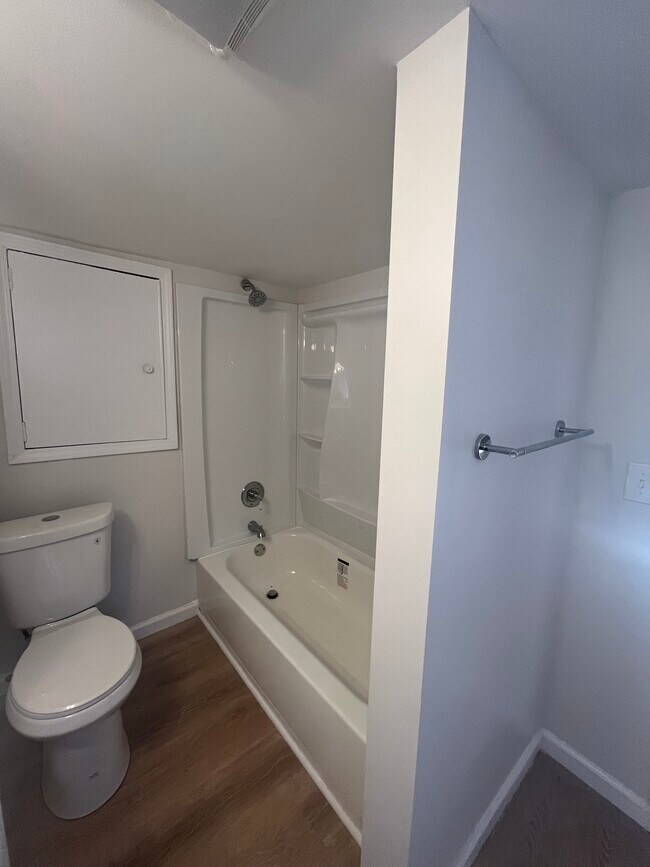 Building Photo - 224 Stratford Road