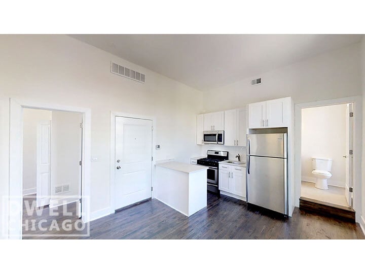 Primary Photo - 2362 N Clybourn Ave