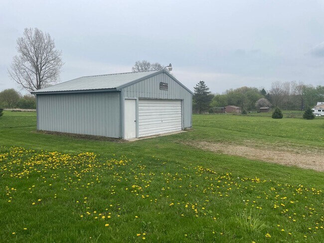 Building Photo - 3860 Olds Rd