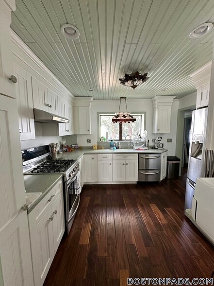 Building Photo - 62 Lawn Ave