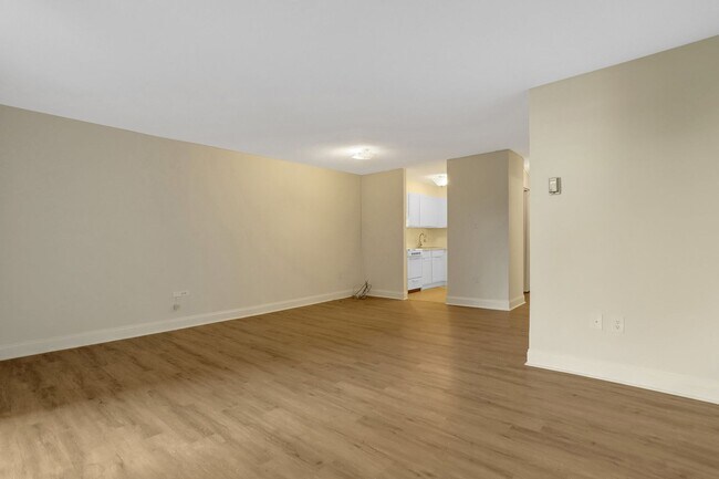 Building Photo - Studio Condo with all utilities included for rent!