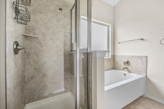 Building Photo - 1414 Fawn Lily Dr