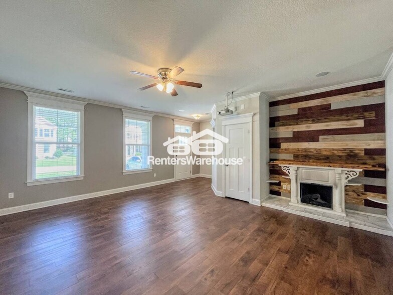 Building Photo - 105 Bedford Pl