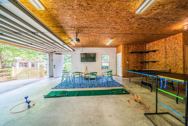 Building Photo - 3115 High Ridge Rd