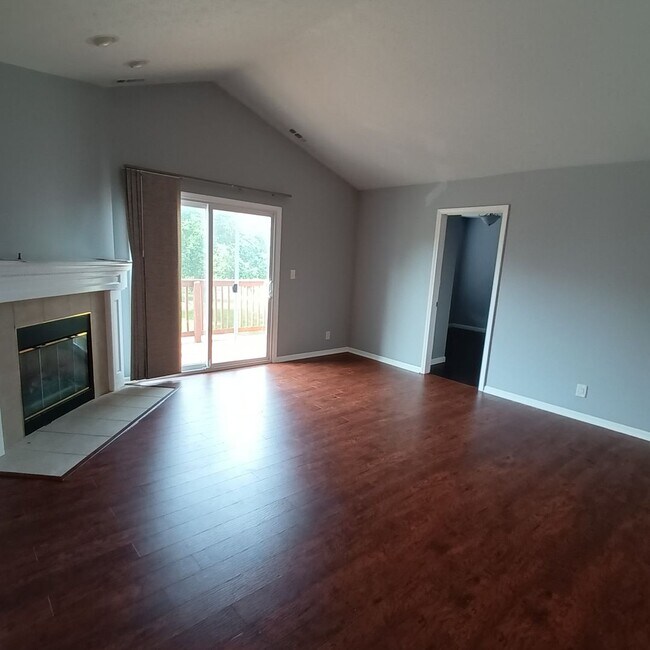 Building Photo - 1904 Griffon Dr