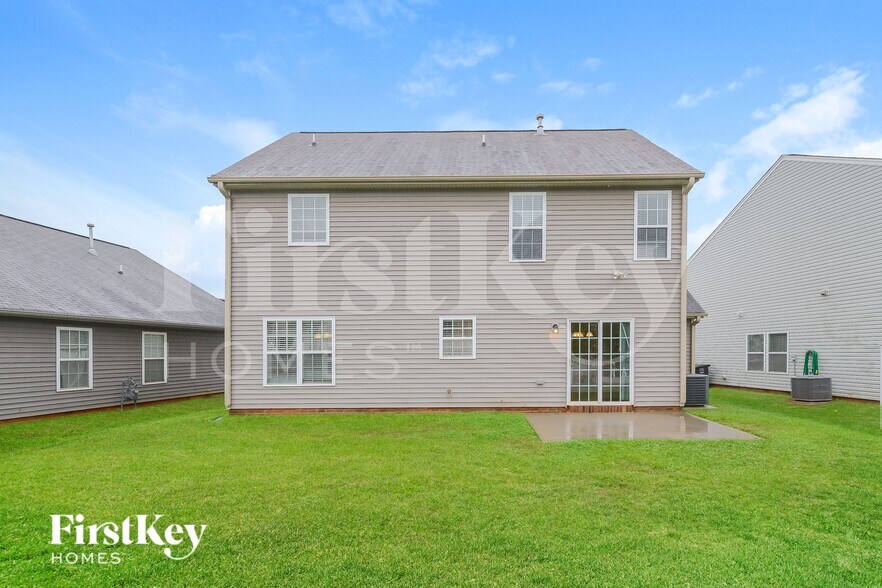 Building Photo - 5121 Brahman Trail