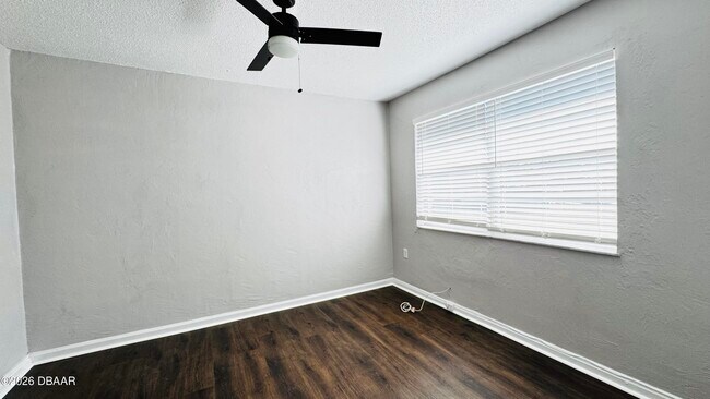 Building Photo - 374 S Halifax Dr