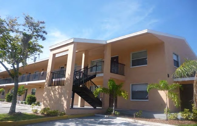 Building Photo - Sawgrass Apartments