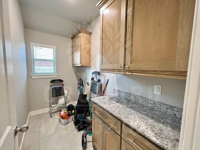 Building Photo - Single Family Home - Popular Huntley Plan