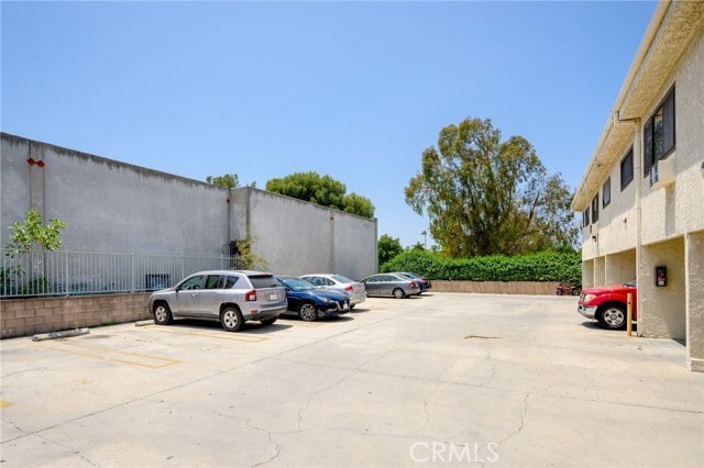 Building Photo - 16226 Vanowen St