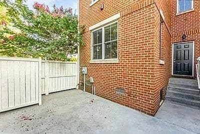 Building Photo - 1426 W Cary St