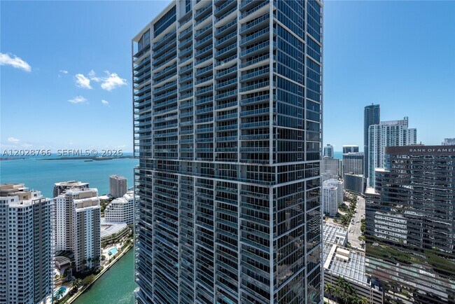 Building Photo - 475 Brickell Ave