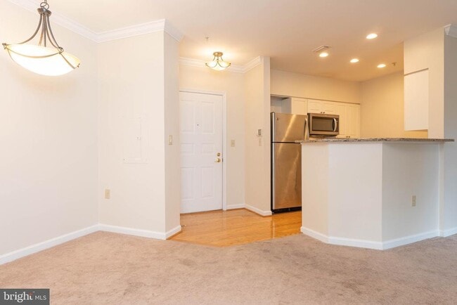 Building Photo - 2204 Westcourt Ln