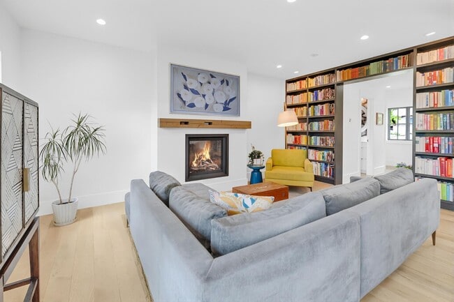 Building Photo - 4540 W 31st Ave