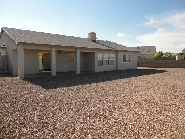 Building Photo - 6801 Augusta Hills Dr NE