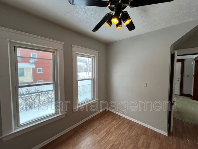 Building Photo - 4296 E 114th St