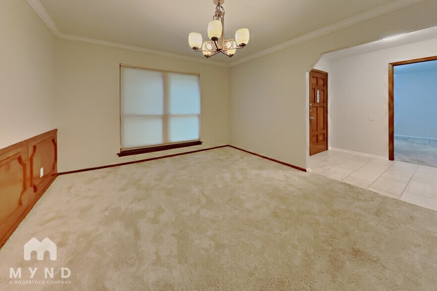 Building Photo - 15710 Fern Ridge St