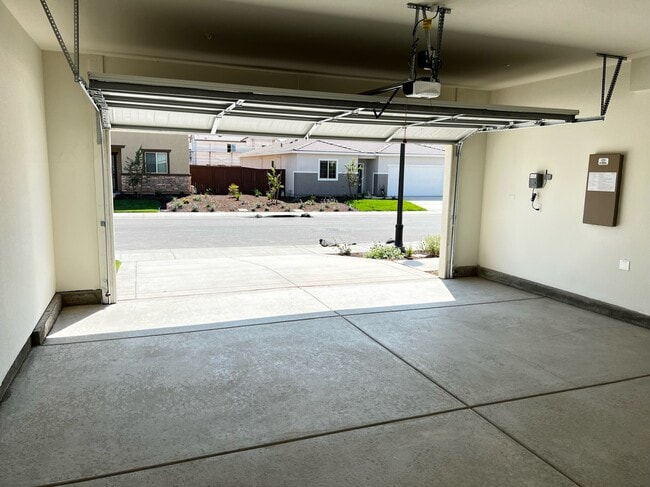 Building Photo - 8081 Bossa Nova Way